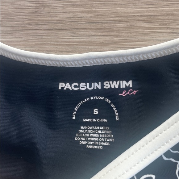Pacsun Eco Black & White floral bikini bottoms NWT size small - Picture 4 of 5